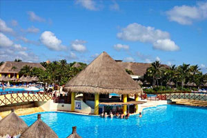 POOLSIDE BARS - Grand Bahia Principe Tulum - All Inclusive - Riviera Maya, Mexico